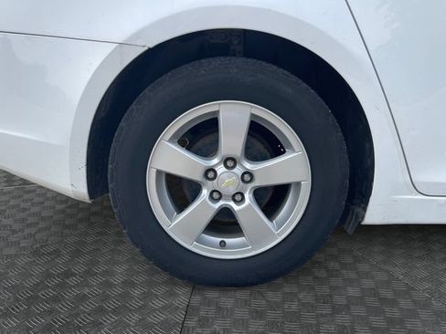 Used 2016 Chevrolet Cruze LT FWD image 9