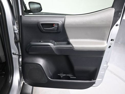 Used 2020 Toyota Tacoma SR w/ SR Convenience Package image 37