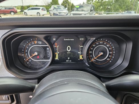 New 2026 Jeep Gladiator Sport AWD/4WD image 24