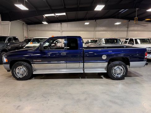Used 1998 Dodge Ram 2500 Truck 2WD Quad Cab image 10