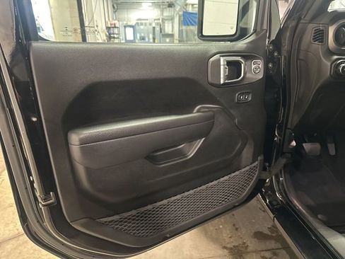 Used 2022 Jeep Wrangler Unlimited Sport image 8