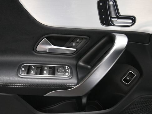 Used 2025 Mercedes-Benz CLA 250 4MATIC image 12