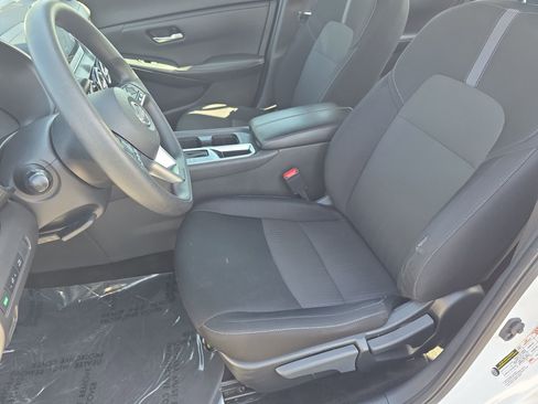 Used 2024 Nissan Sentra SV FWD image 14