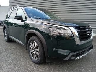 Used 2024 Nissan Pathfinder SL AWD/4WD video 1