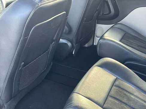 Used 2019 Dodge Grand Caravan SXT image 28