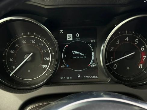 Used 2020 Jaguar F-TYPE Convertible RWD image 10