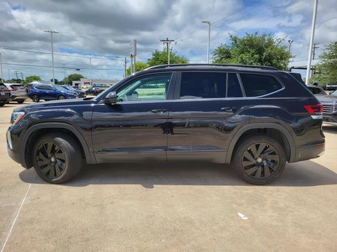Used 2024 Volkswagen Atlas SE FWD image 9