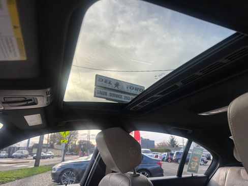 Used 2017 BMW 330i xDrive Sedan image 19