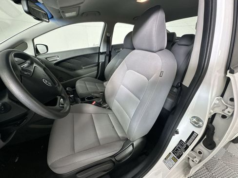 Used 2017 Kia Forte LX FWD image 11