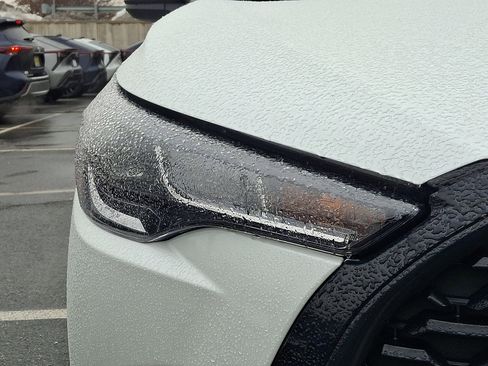 Certified 2024 Toyota Corolla Cross L image 9