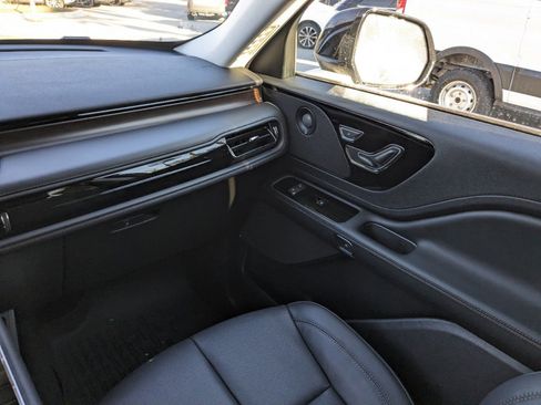 New 2025 Lincoln Aviator Reserve w/ Illumination Package image 18