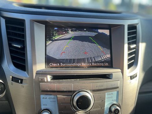 Used 2013 Subaru Outback 2.5i Limited AWD/4WD image 13