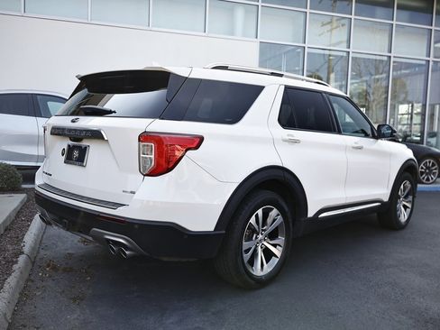 Used 2020 Ford Explorer Platinum w/ Premium Technology Package image 8