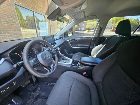 Used 2019 Toyota RAV4 LE AWD/4WD image 34