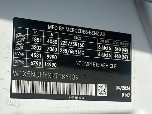 Used 2024 Mercedes-Benz Sprinter 3500 image 33