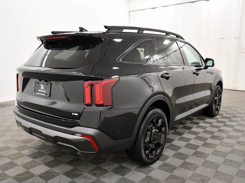 Certified 2025 Kia Sorento SX image 9
