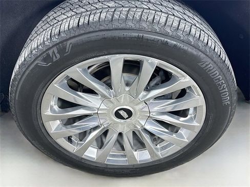 Used 2021 Cadillac Escalade ESV Premium Luxury image 35