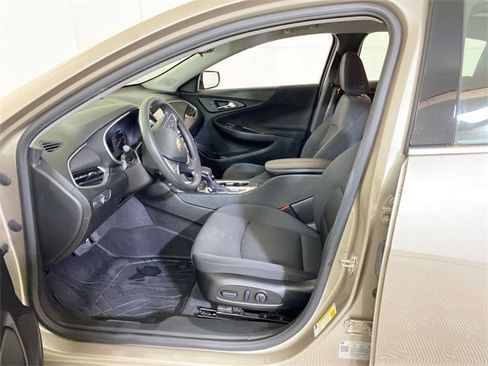 Used 2022 Chevrolet Malibu LT image 24