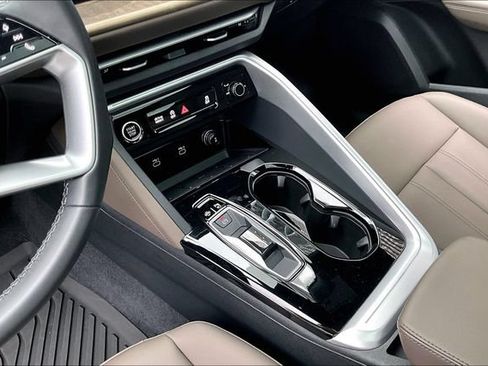 Used 2025 Audi Q5 Premium w/ Convenience Package AWD/4WD image 18