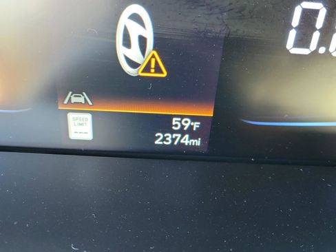 Used 2025 Hyundai Elantra Sport image 23