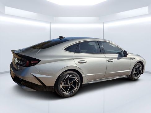 New 2026 Hyundai Sonata SEL FWD image 3