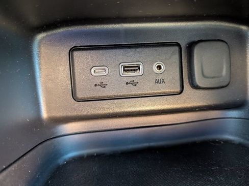 Used 2024 Chevrolet Equinox LS w/ LS Convenience Package FWD image 25