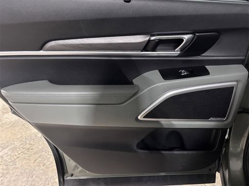 Used 2023 Kia Telluride EX X-Line image 11