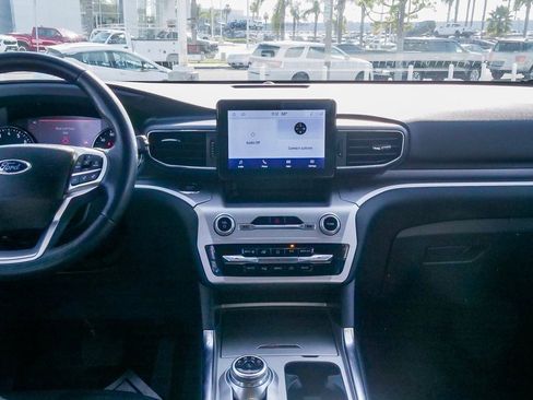 Used 2022 Ford Explorer XLT w/ Equipment Group 202A image 12