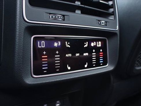 Used 2023 Audi SQ7 Prestige w/ Prestige Package AWD/4WD image 28