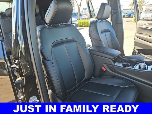 New 2026 Jeep Grand Cherokee L Limited w/ Limited Altitude Package AWD/4WD image 10