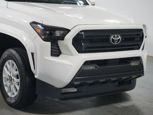 Certified 2024 Toyota Tacoma SR5 RWD image 4