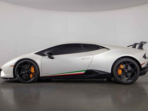 Used 2018 Lamborghini Huracan Performante image 5