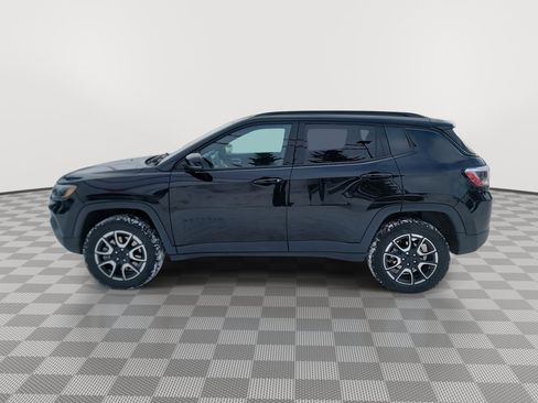 Used 2024 Jeep Compass Trailhawk AWD/4WD image 5