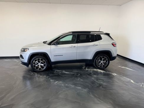 Used 2024 Jeep Compass Limited AWD/4WD image 19