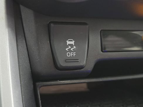 Certified 2020 Toyota RAV4 XLE w/ Convenience Package image 34