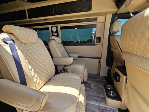 Used 2019 Mercedes-Benz Sprinter 3500 image 36