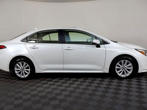 Used 2023 Toyota Corolla XLE image 7
