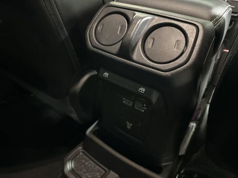 Used 2022 Jeep Wrangler Unlimited Sahara 4xe image 9