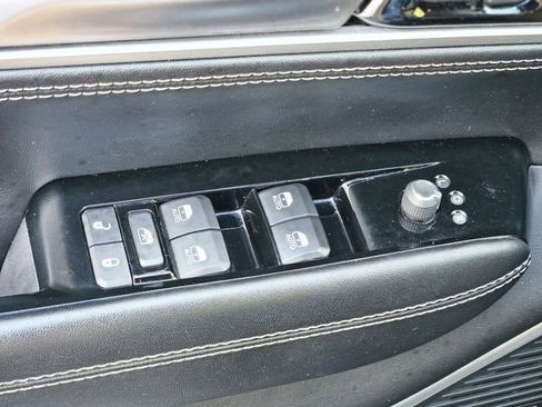 Used 2024 Jeep Wagoneer L Series II RWD image 21