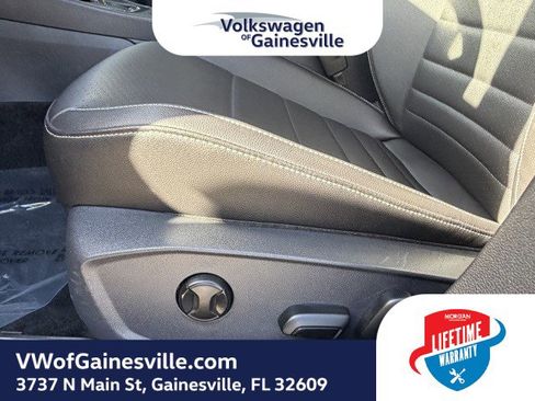 Certified 2024 Volkswagen Jetta SE image 16