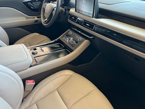 Used 2023 Lincoln Aviator Reserve w/ Elements Package Plus image 17