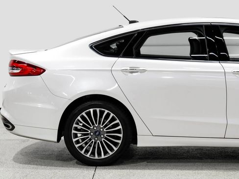 Used 2017 Ford Fusion Titanium FWD image 10