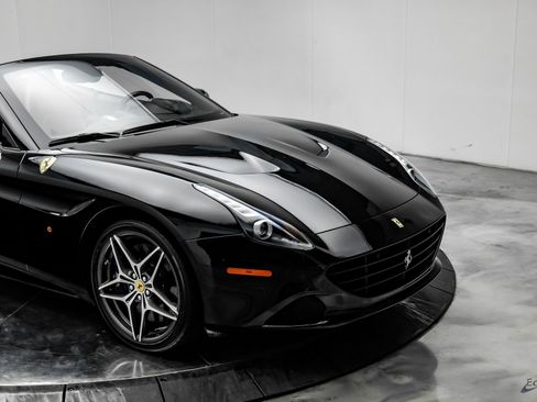 Used 2016 Ferrari California T image 29