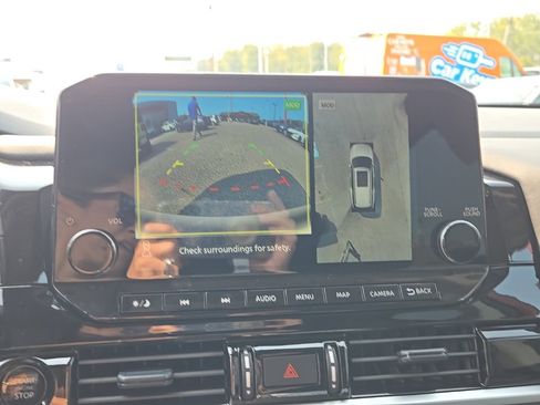 New 2025 Nissan Pathfinder SL image 19