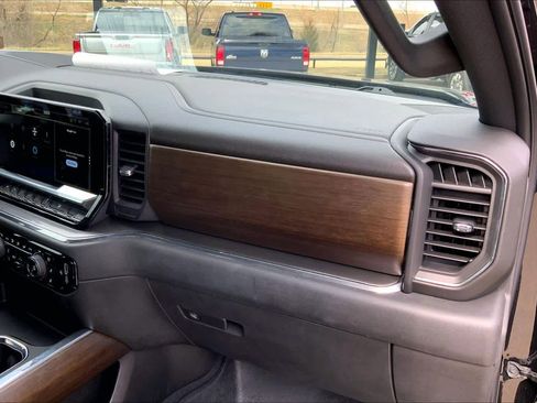 Used 2024 Chevrolet Silverado 1500 High Country w/ High Country Premium Package image 18