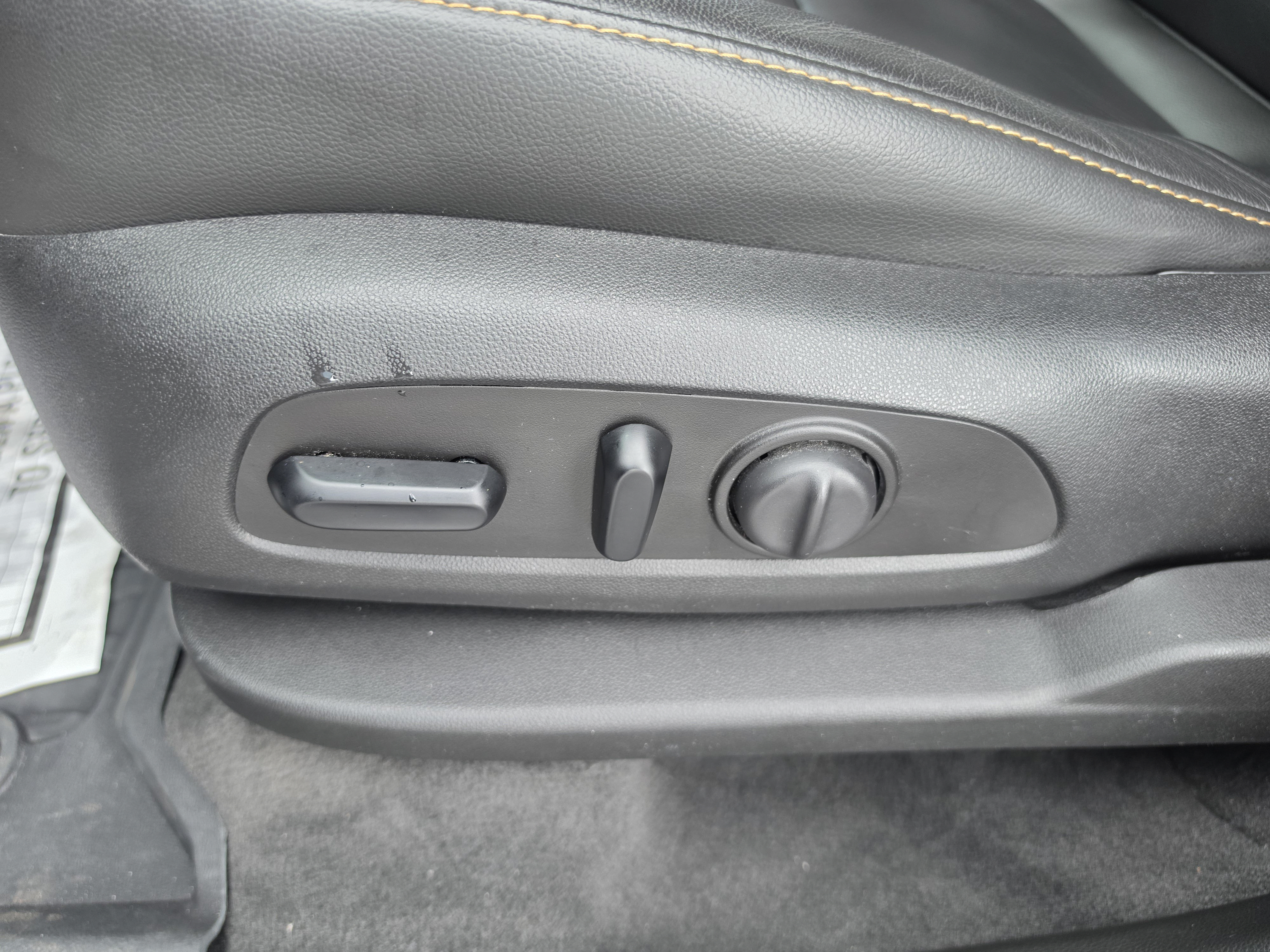 Used 2020 Chevrolet Traverse RS w/ LPO, Floor Liner Package FWD image 27