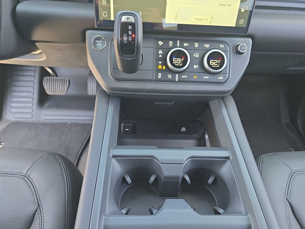 New 2026 Land Rover Defender 110 X-Dynamic SE AWD/4WD image 25