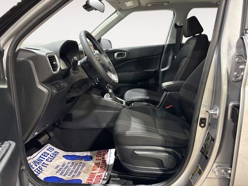 New 2025 Hyundai Venue SEL image 11