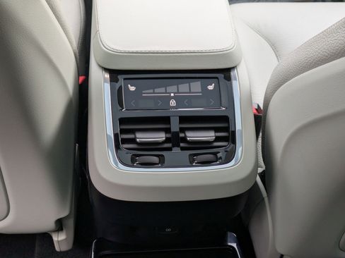 Certified 2023 Volvo XC90 B6 Plus w/ Protection Package Premier image 28