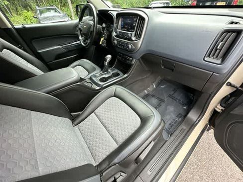 Used 2022 Chevrolet Colorado Z71 AWD/4WD image 19